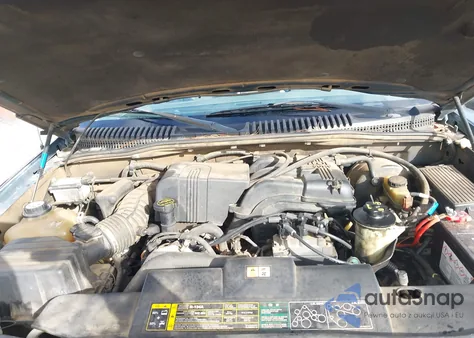 2002 Ford Explorer Xlt из США, поврежденный, VIN 1FMZU63K62UD44628